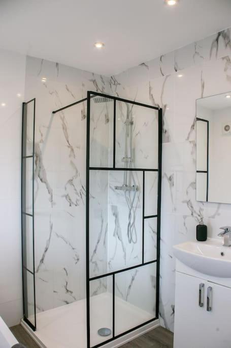 Stylish Retreat In Leigh-On-Sea Apartment Southend-on-Sea Ngoại thất bức ảnh