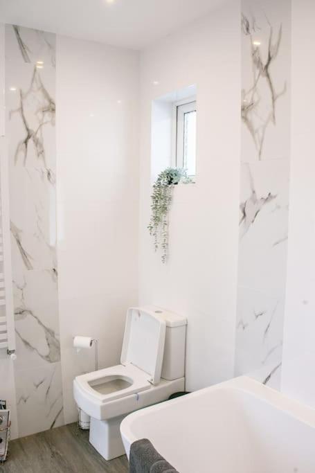 Stylish Retreat In Leigh-On-Sea Apartment Southend-on-Sea Ngoại thất bức ảnh
