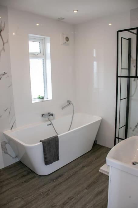 Stylish Retreat In Leigh-On-Sea Apartment Southend-on-Sea Ngoại thất bức ảnh