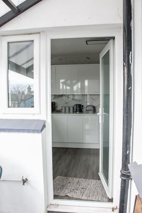 Stylish Retreat In Leigh-On-Sea Apartment Southend-on-Sea Ngoại thất bức ảnh