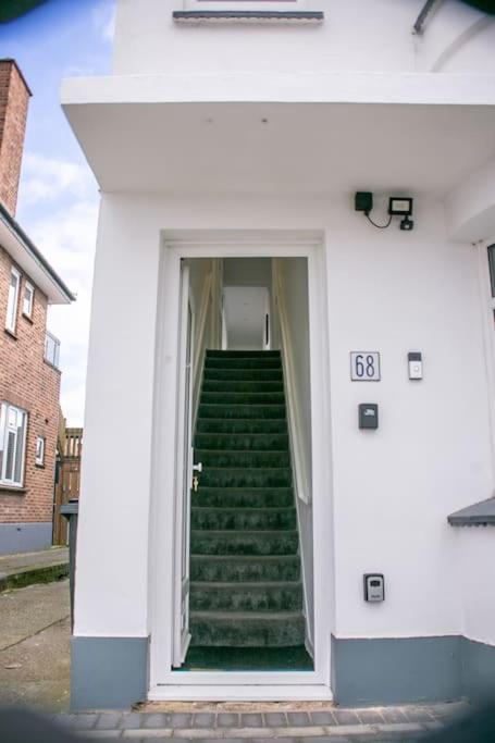 Stylish Retreat In Leigh-On-Sea Apartment Southend-on-Sea Ngoại thất bức ảnh