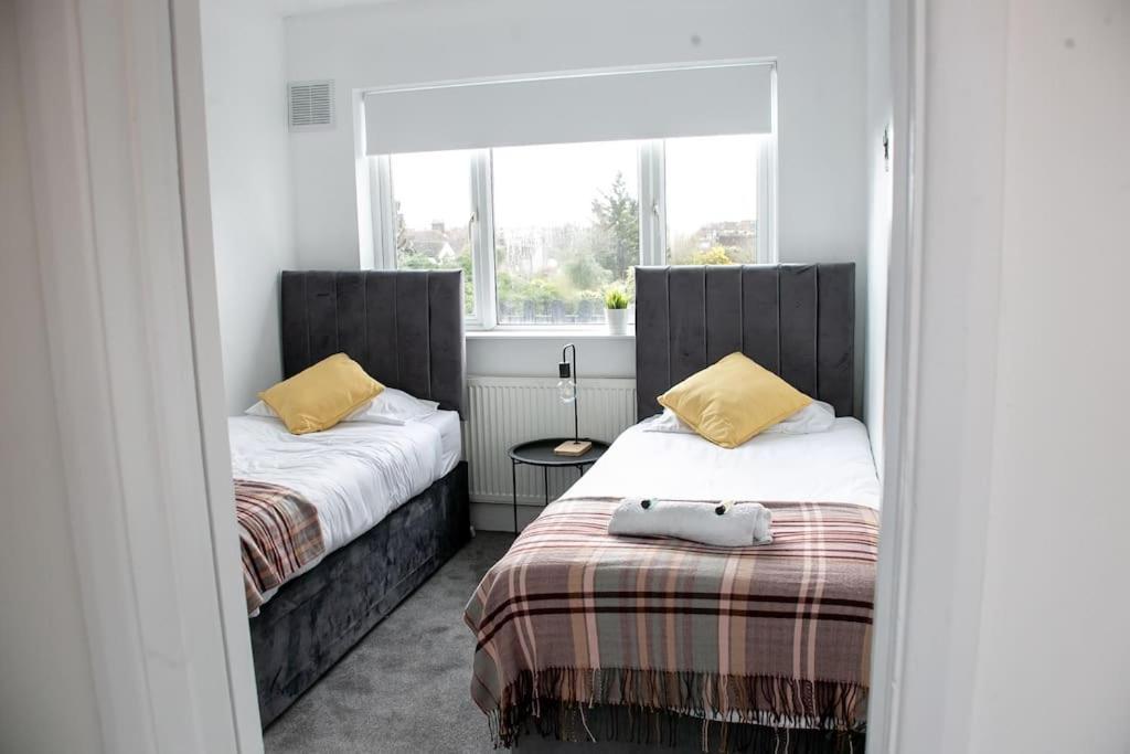 Stylish Retreat In Leigh-On-Sea Apartment Southend-on-Sea Ngoại thất bức ảnh