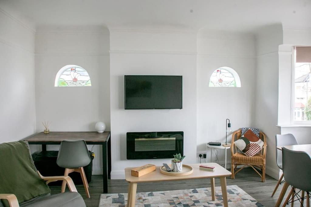 Stylish Retreat In Leigh-On-Sea Apartment Southend-on-Sea Ngoại thất bức ảnh